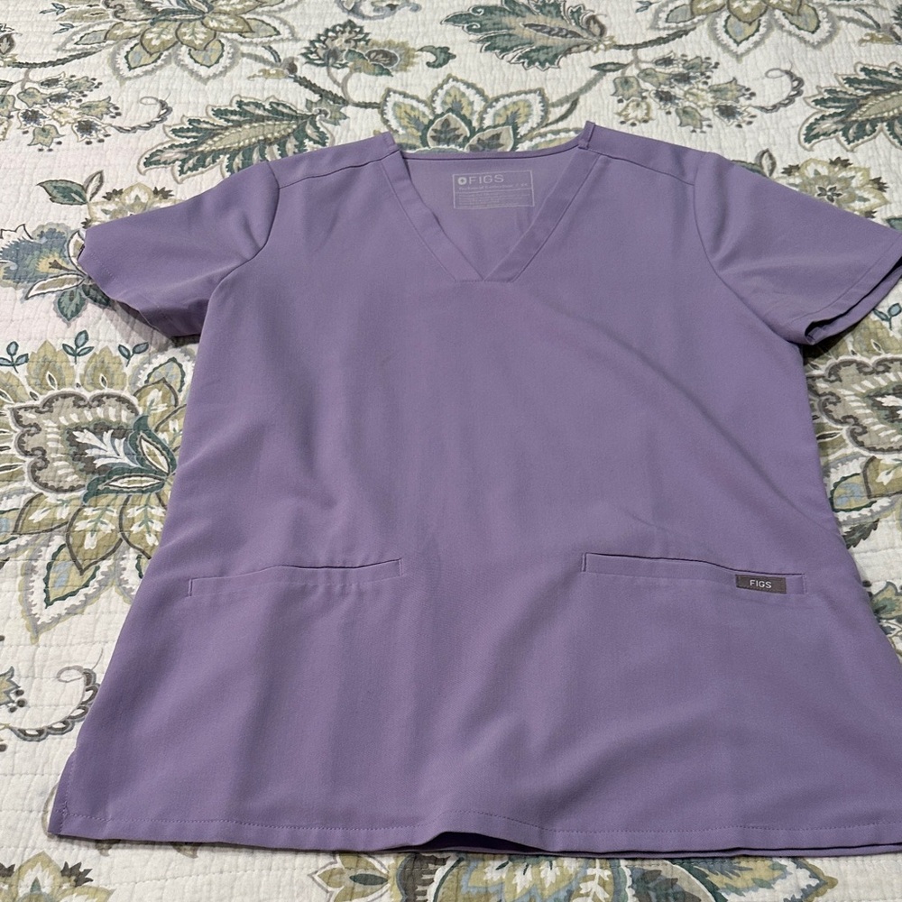 FIGS Lavender Dew Casma Three-Pocket Scrub Short Sleeve Women's Top